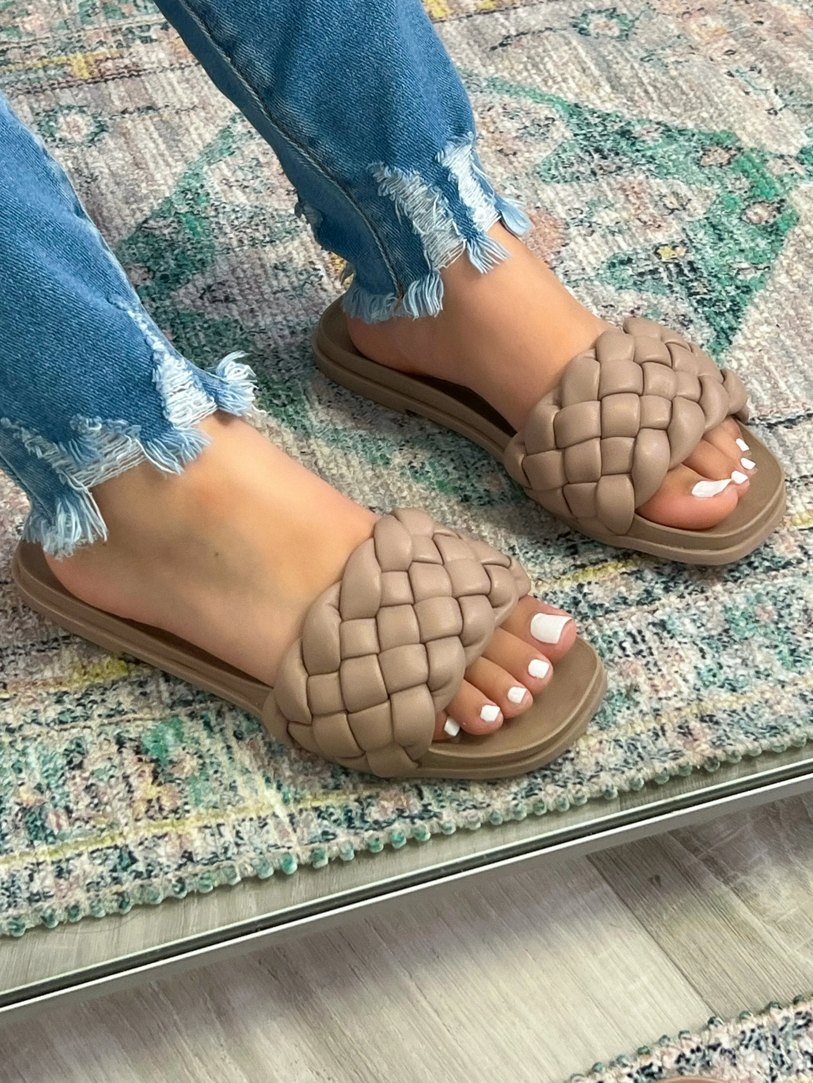 Daylen Sandals (Lt. Mocha)