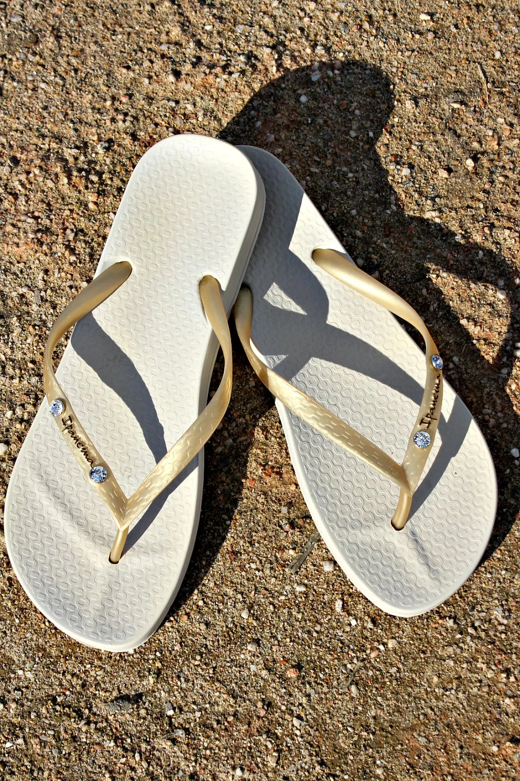 GB ORIGINAL!!  Ipanema Beige/Gold Flip Flop w/ Swarovski Crystals