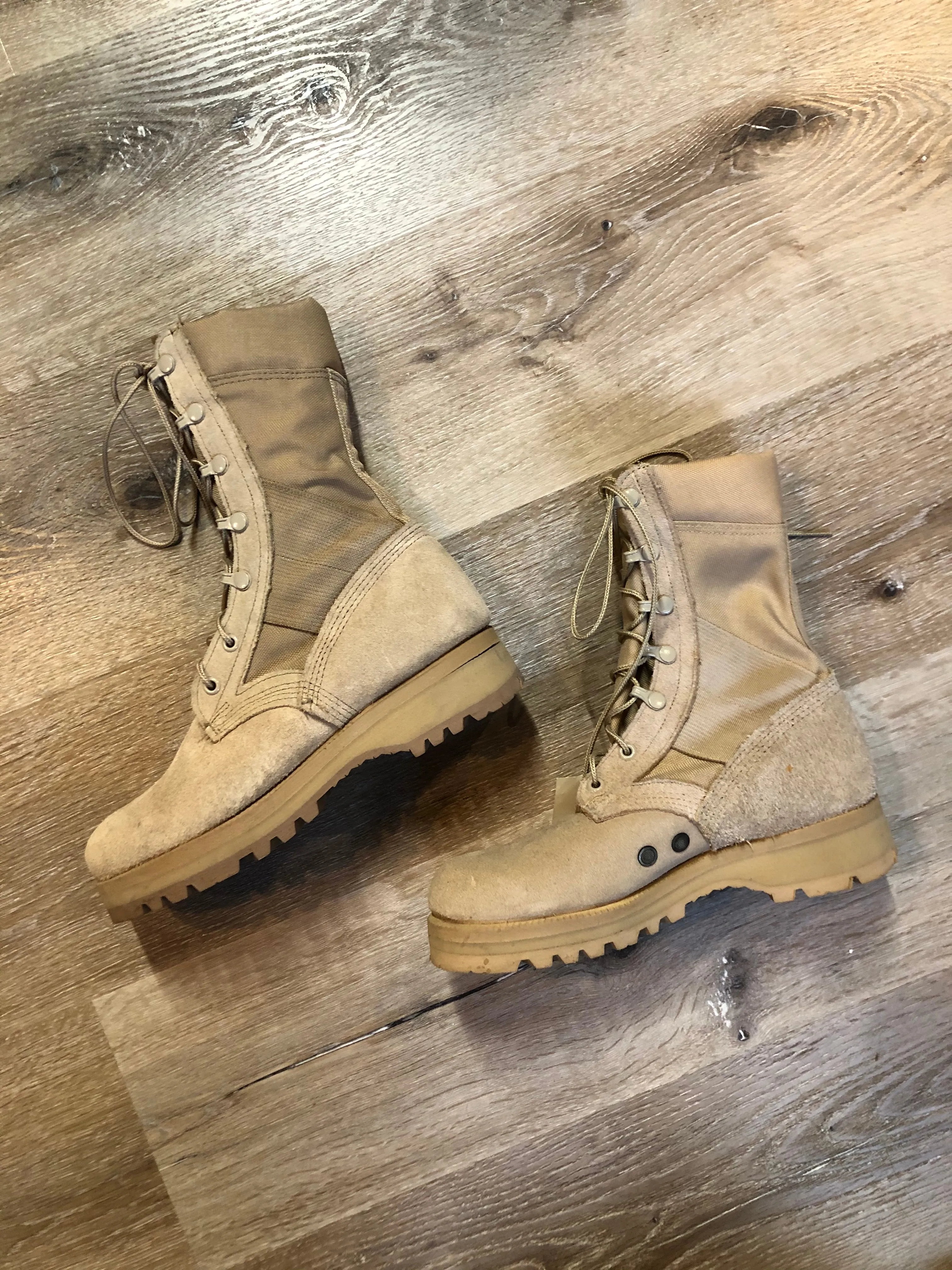 Wellco Military Issue Desert Combat Boot, Made in USA, US 6 womens/ EUR 36