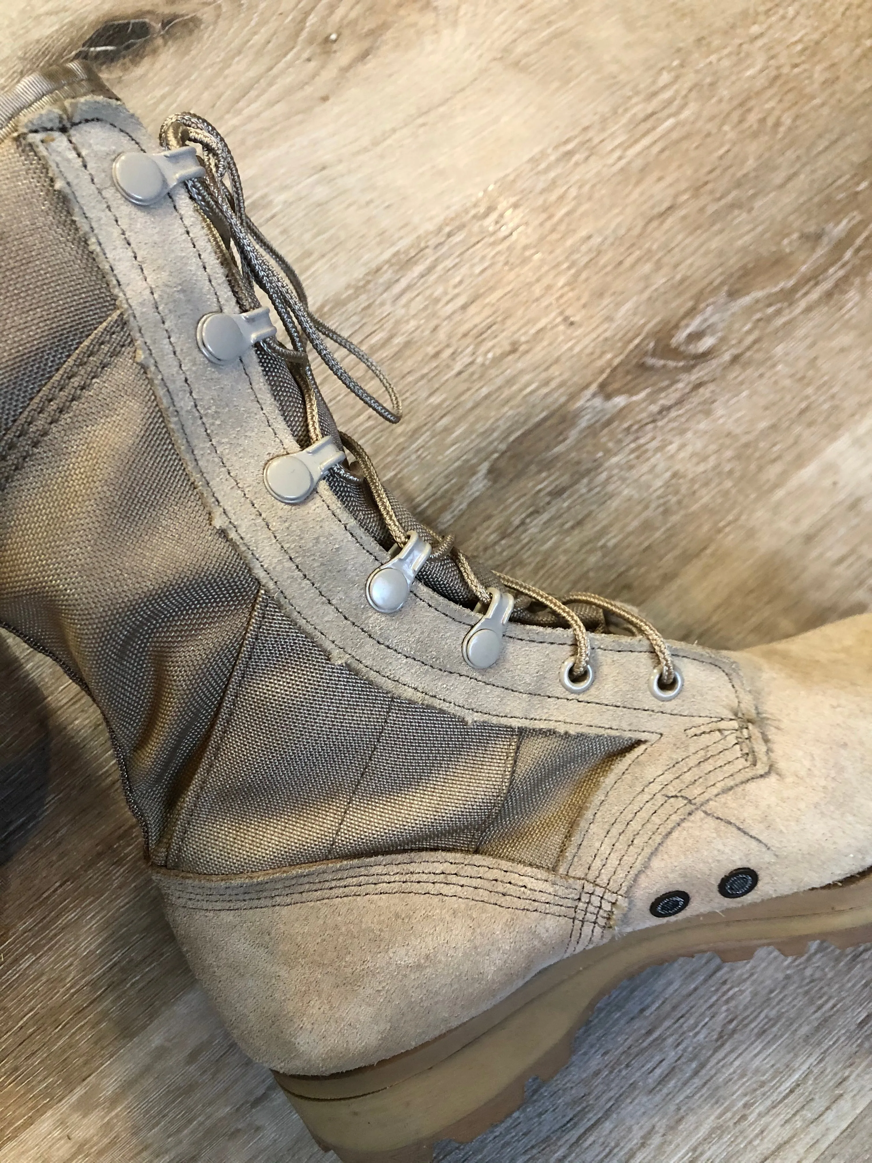 Wellco Military Issue Desert Combat Boot, Made in USA, US 6 womens/ EUR 36